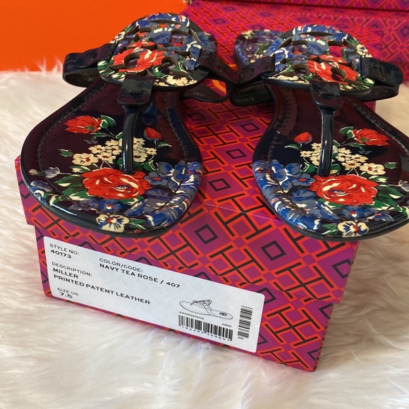 TORY BURCH Miller Patent Leather Sandal in Navy Tea Rose in EUC - Picture 6 of 9